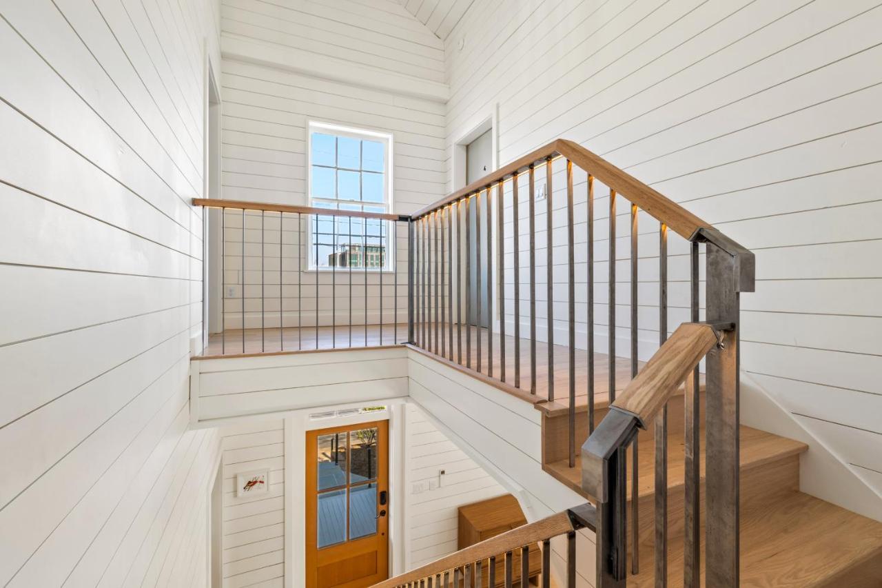 Boutique Room Steps From Downtown Mall Rose Jean Room 3 Charlottesville Dış mekan fotoğraf